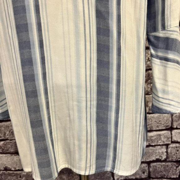 Chico's Blue & White L-Sleeve Top Size M - Picture 6 of 8